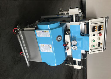 China Máquina da isolação da espuma de Polyurea, relação portátil da matéria prima da máquina 1/1 da espuma do pulverizador fornecedor